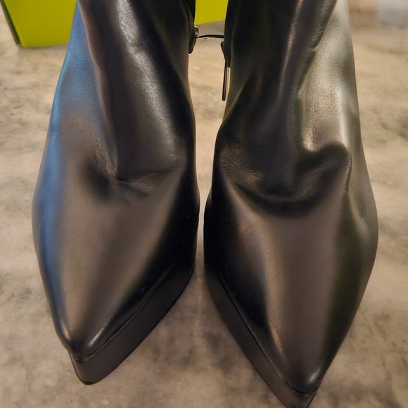 Gianni Bini Conelle ankle boots size 7 - Picture 2 of 8